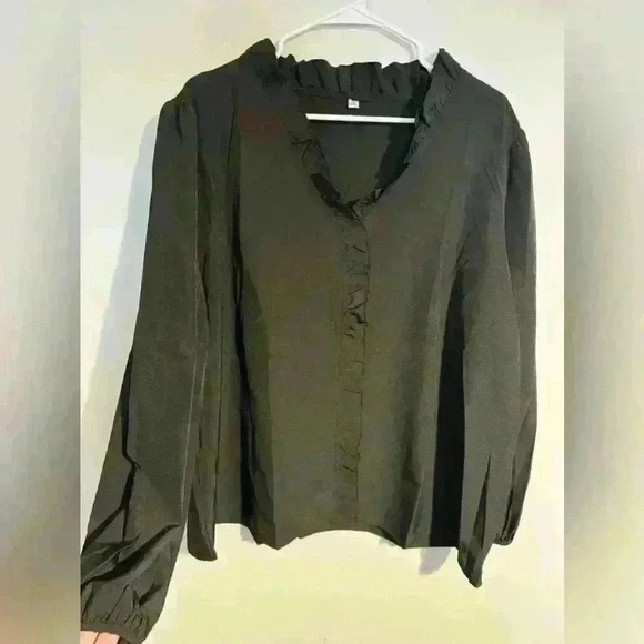 Tops - Women’s black dress top 3X